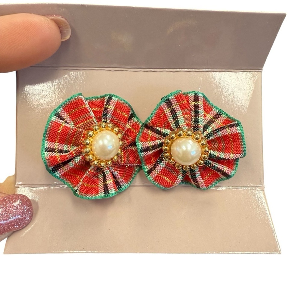 Avon “fashion flourish” Red and Green Plaid clip  Earrings NIB 1989